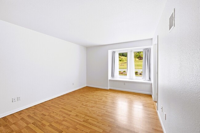 Building Photo - 23712 Pondview Pl