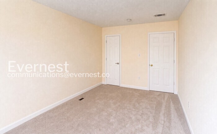 Building Photo - 12135 Salemtown Dr