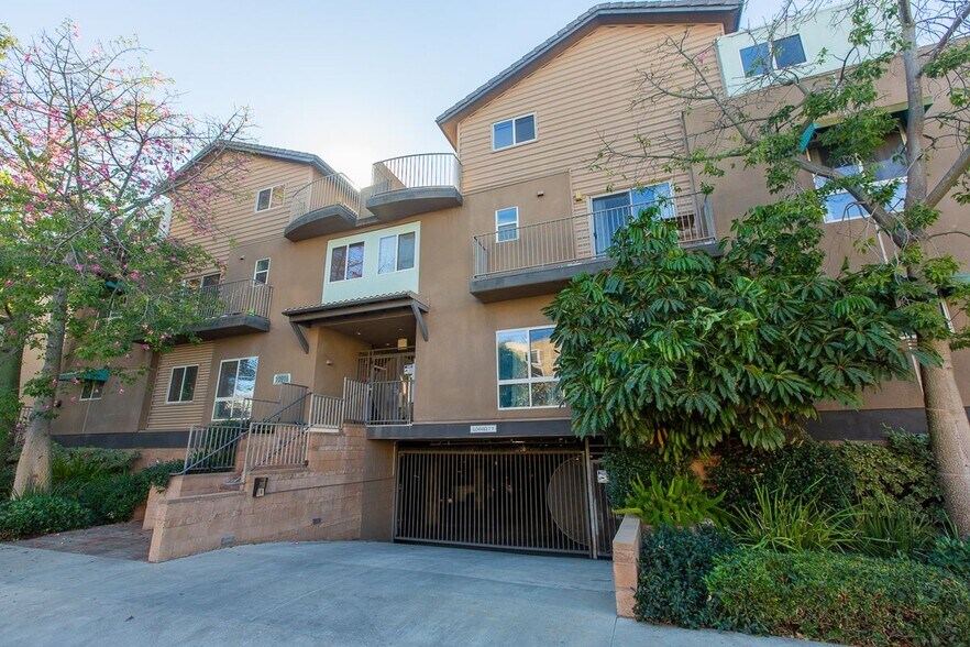 Building Photo - 10918 Morrison St