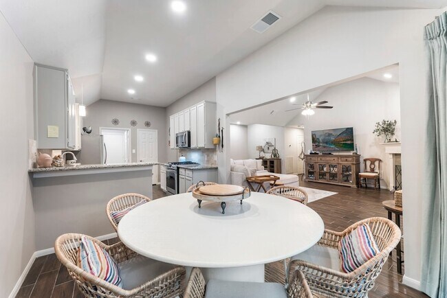 Building Photo - 25003 Burgh Castle Dr