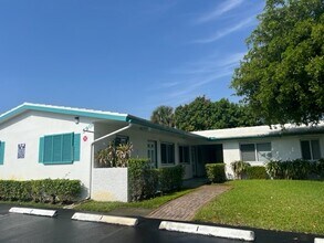 Building Photo - 18 Ave Villas LLC