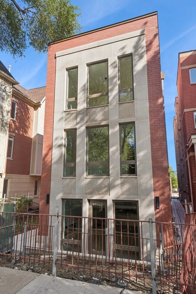 Building Photo - 2323 N Lister Ave