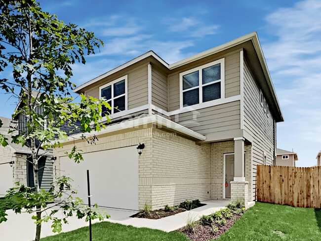 Building Photo - 2722 Meadowood Heights
