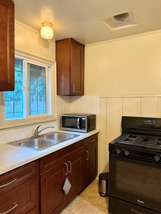 Kitchen - 3826 Sawtelle Blvd