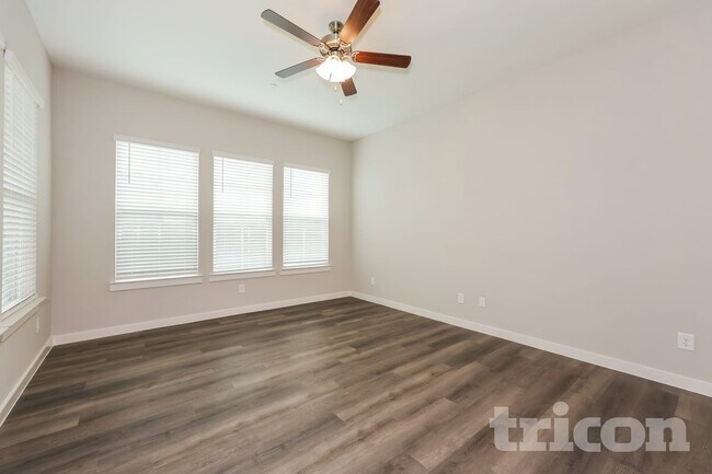 Building Photo - 205 Hucknall Ct