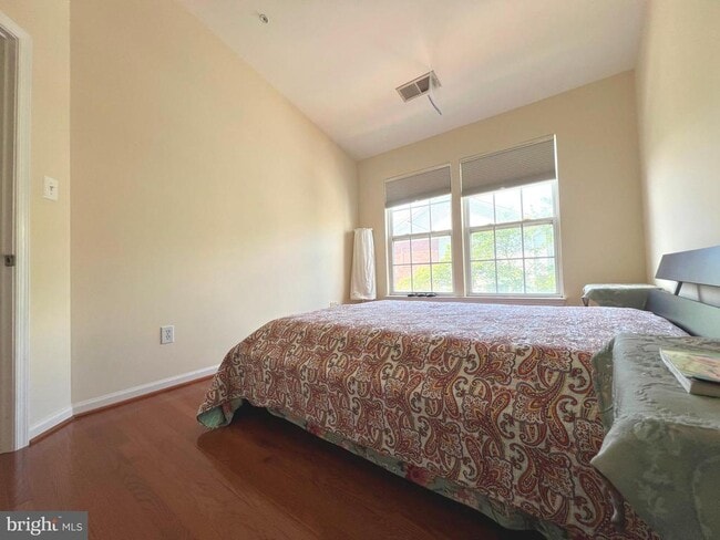 Building Photo - 6030 Helmsman Way