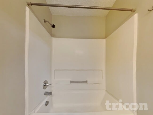 Building Photo - 69 Gray Ghost St