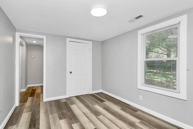 Building Photo - 4023 Brown Dr