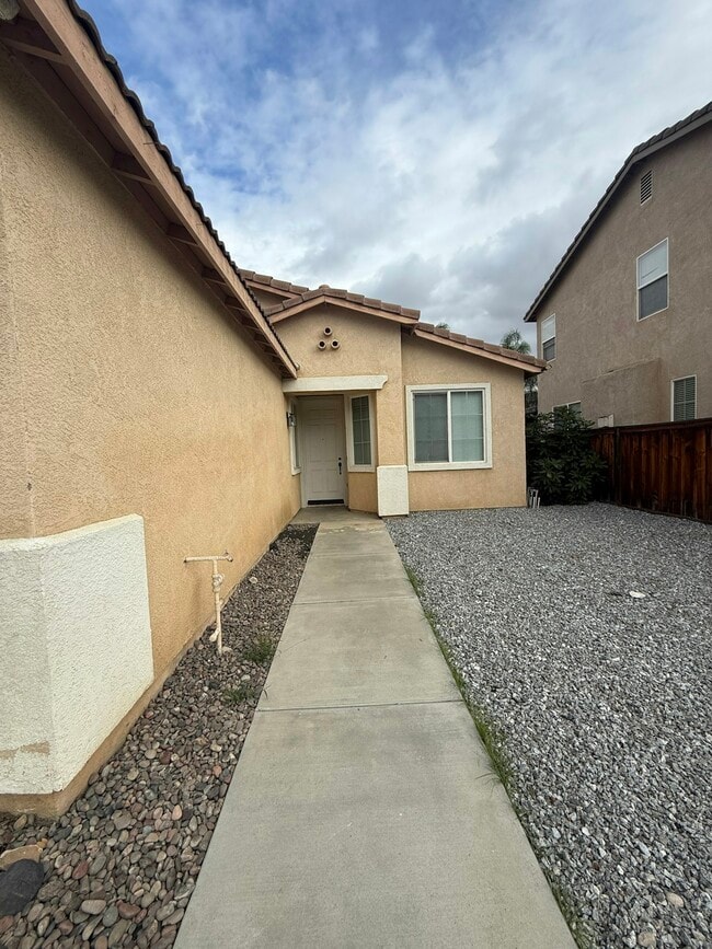 Building Photo - 1175 Sykes Dr