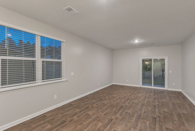 Building Photo - Modern Living in Summerville