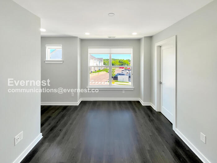 Building Photo - 601 Mason Ward Pl