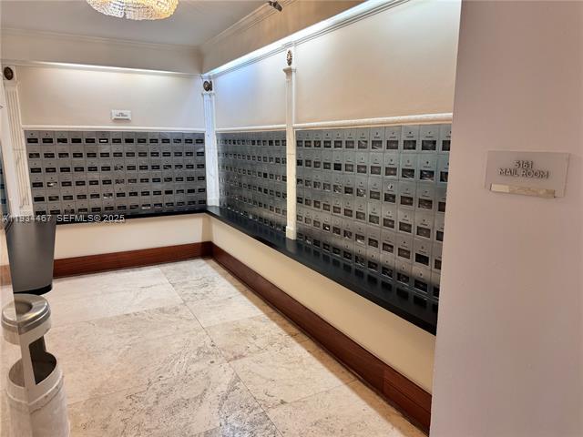 Building Photo - 5161 Collins Ave