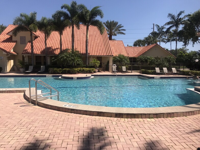 Building Photo - 1239 SW 46th Ave