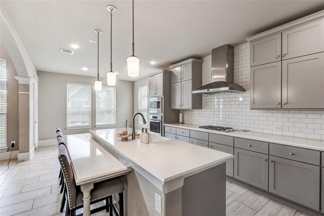 Building Photo - 405 Millard St