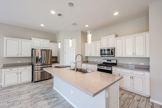 Building Photo - 19053 Rancho Dr