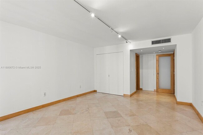 Building Photo - 11 Island Ave