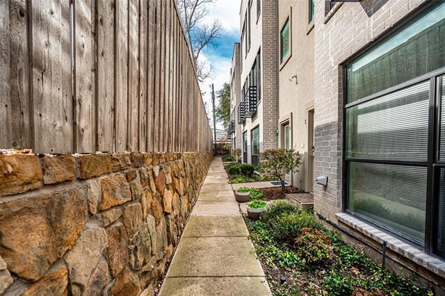 Building Photo - 4614 Cedar Springs Rd