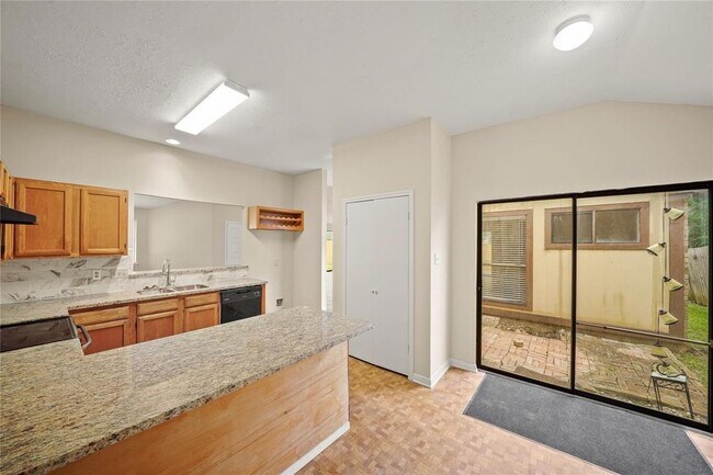 Building Photo - 3409 Meadway Dr