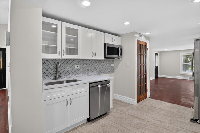 Building Photo - 9722 S Merrion Ave
