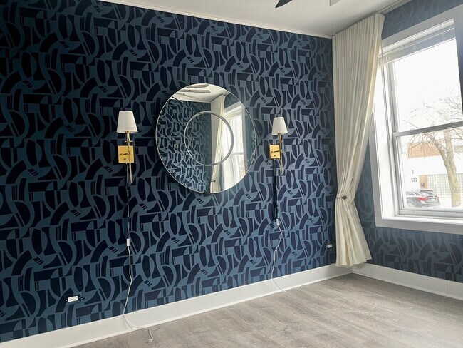 Building Photo - 5315 N Damen Ave