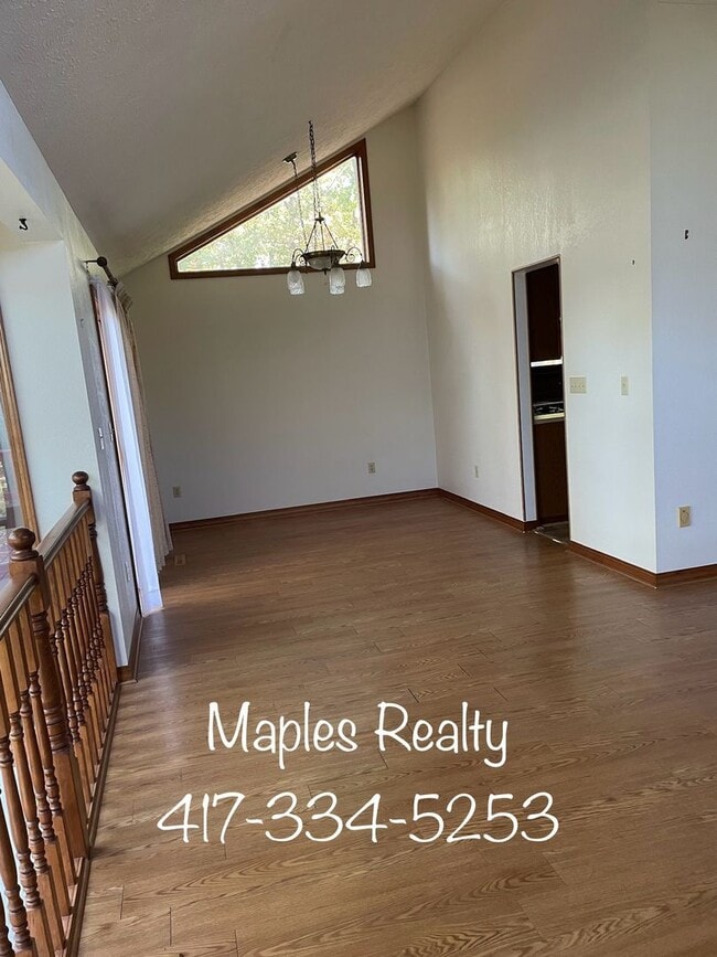 Building Photo - NEW LISTING - 3 bedroom, 2.5 bath in Ridgedale, MO near Big Cedar Lodge