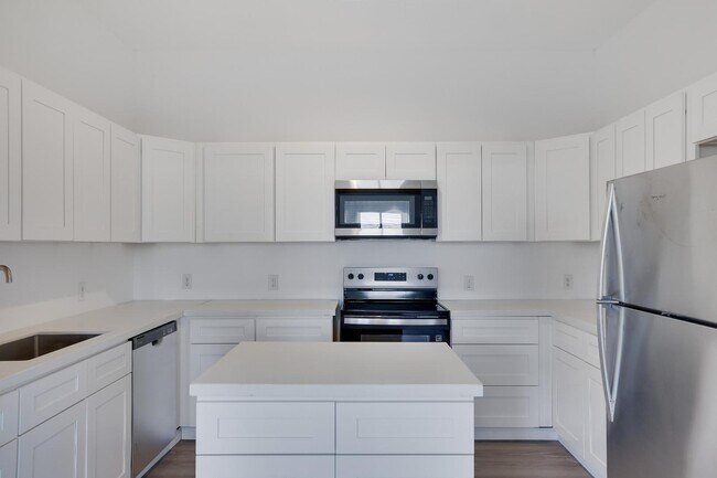 Building Photo - 9161 Brandywine Dr