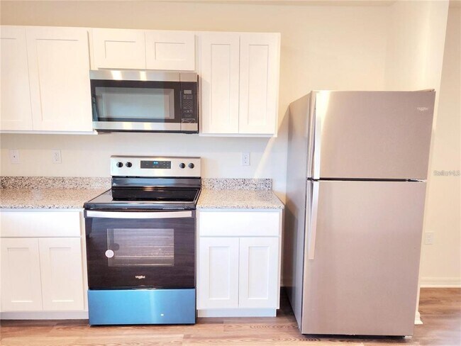 Building Photo - 1931 Golden Beak Dr