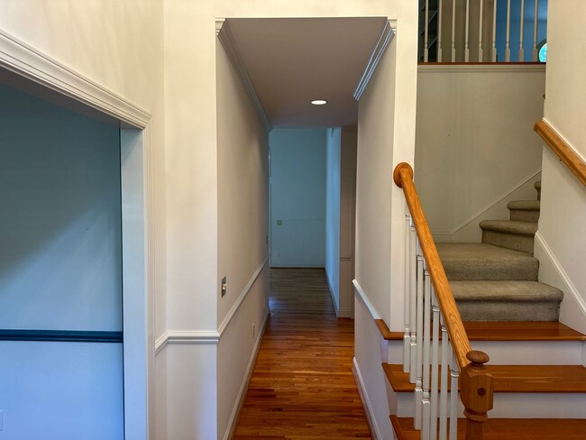 Building Photo - 110 Wimbledon Ct
