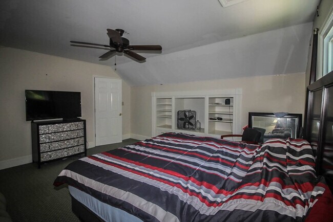 Building Photo - 4265 Deerwood Ln