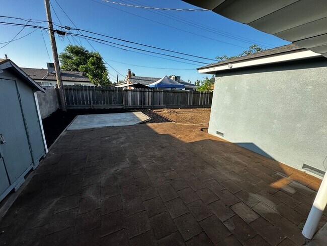 Building Photo - Available! Updated, Air Conditioning, Yard- Pets Okay- Move In Ready!