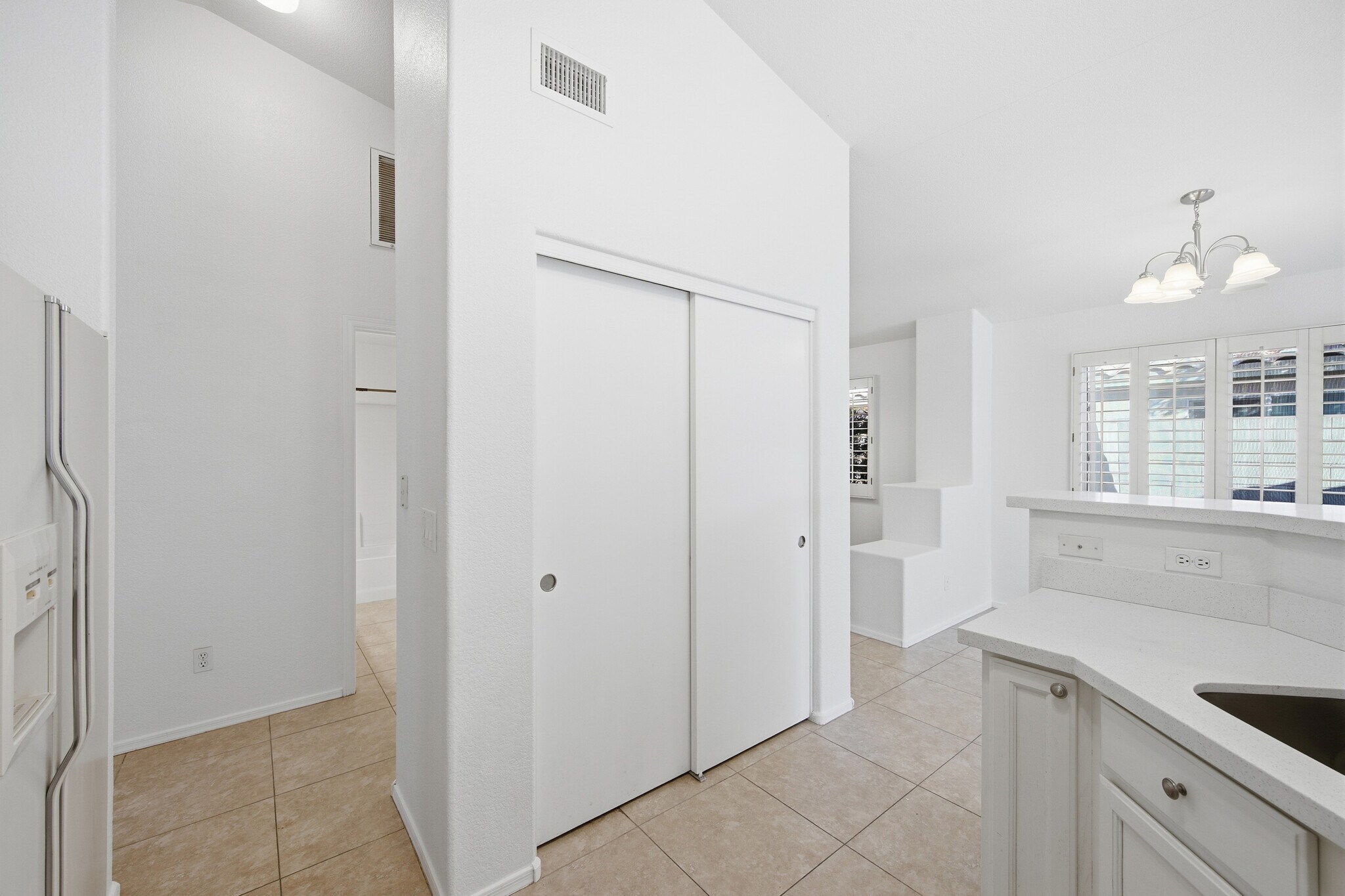 Building Photo - 7319 W Eugie Ave