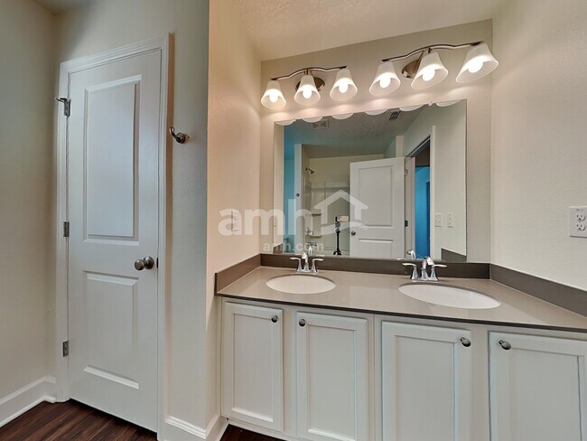 Building Photo - 2134 Saffron Walden Dr