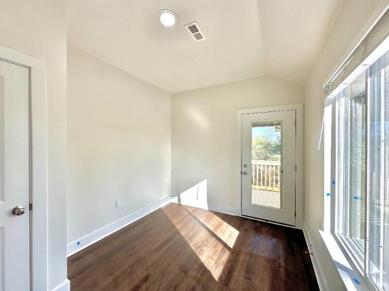 Building Photo - 1940 W Cadmus Rd