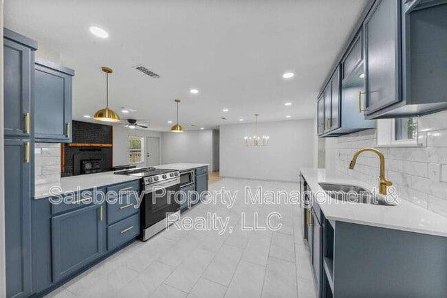 Building Photo - 3137 FM200