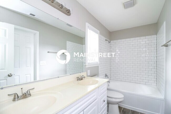 Building Photo - 3 Bedroom Pet-Friendly Home in Greensboro, NC with Main Street Renewal