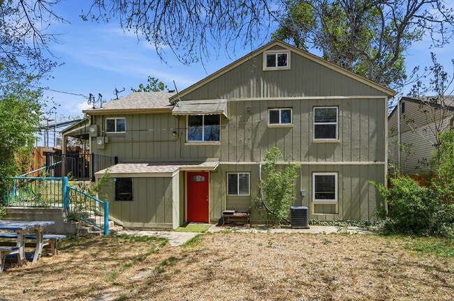 Building Photo - $2,820.95 with $300 off the first month's rent, 4 Beds - 2 Bath, Single Family Home in Denver wit...