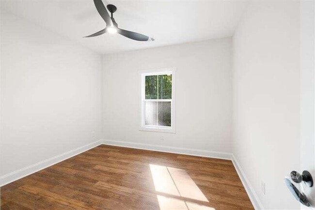 Building Photo - 2275 Hwy 19 N