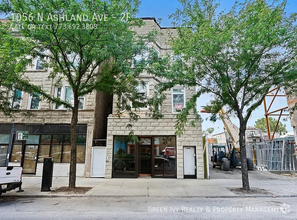 Building Photo - Sunny 2 Bed in West Town- In Unit Laundry,...