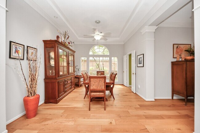 Building Photo - 19 Wild Meadow Ct