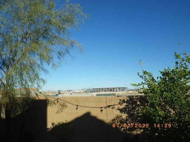 Building Photo - Beautiful 5 Bedroom House with City View