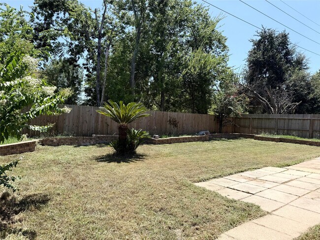 Building Photo - 9035 Waving Fields Dr