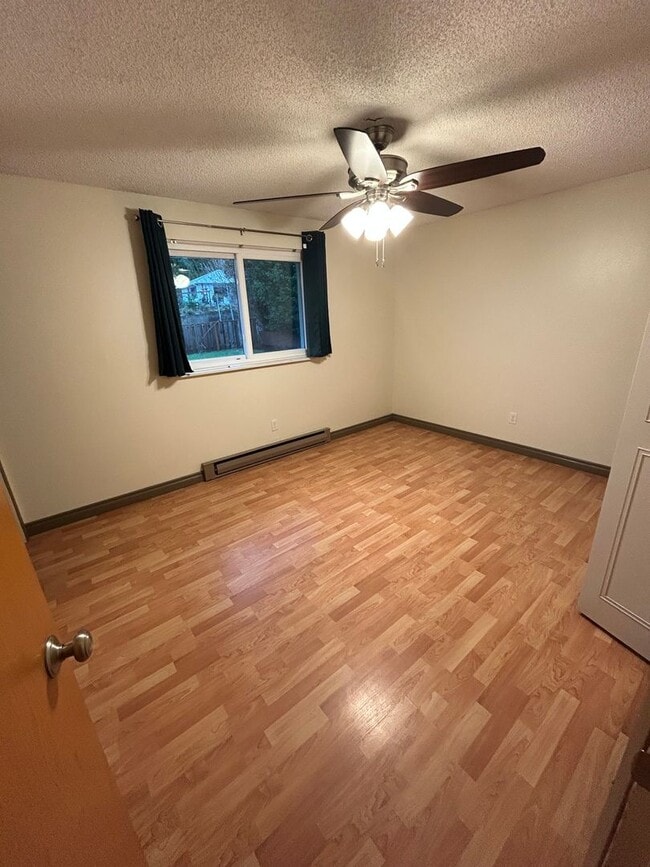 Building Photo - Beautiful 3 Bedroom 2 Bath Located in NW Corvallis!