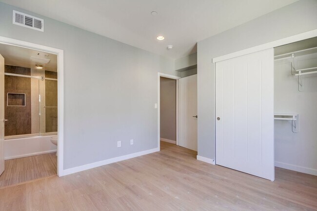 Building Photo - 6546 1/2 La Mirada Ave.-