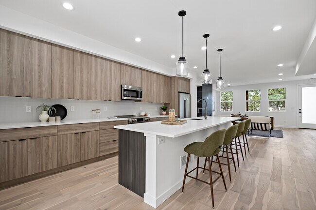 Building Photo - 1419 Benton St