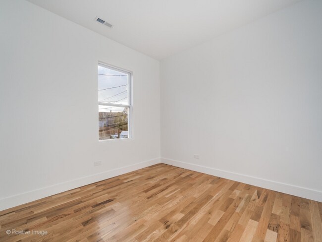 Building Photo - 3016 W 40th St