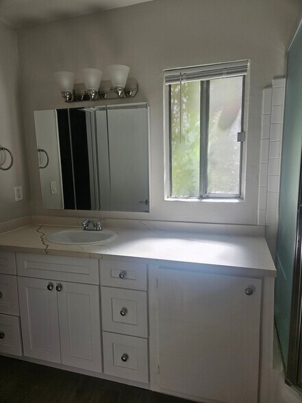 Building Photo - Canyon Gardens