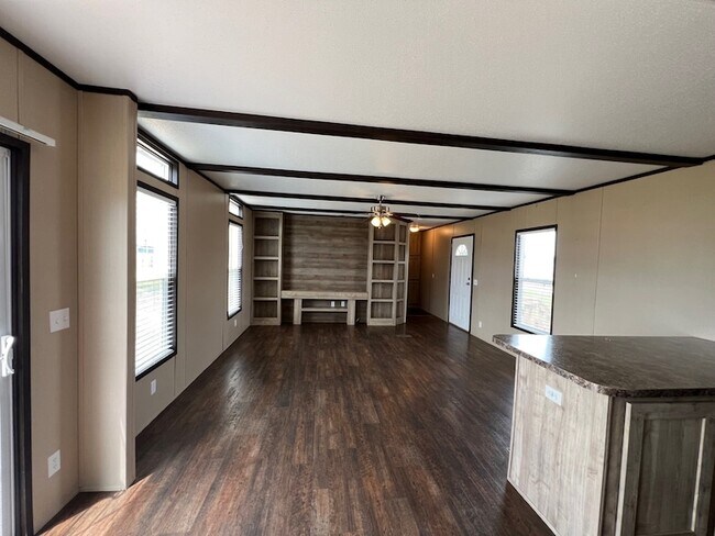 Building Photo - 12988 Gustavo Dr