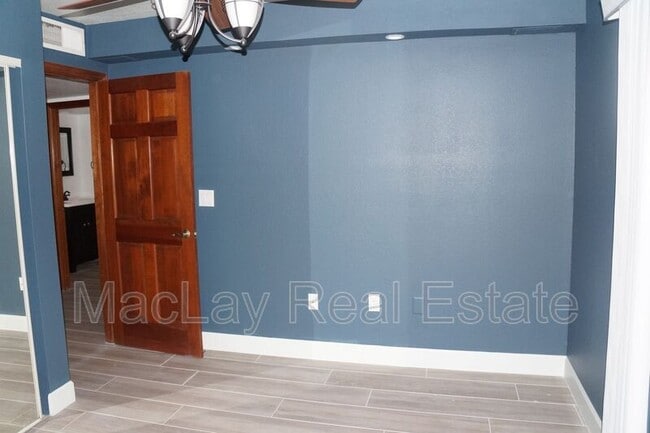 Building Photo - 5756 W Del Rio St