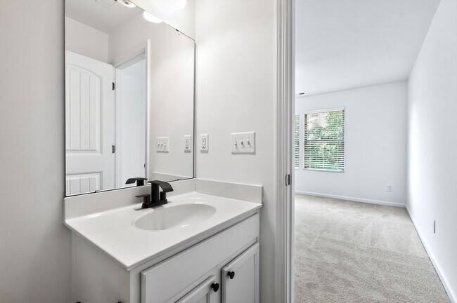 Building Photo - 4509 Middletown Dr