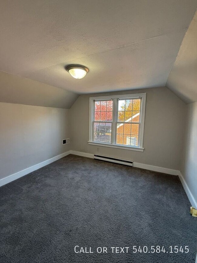 Building Photo - 1019 Ray Rd SE